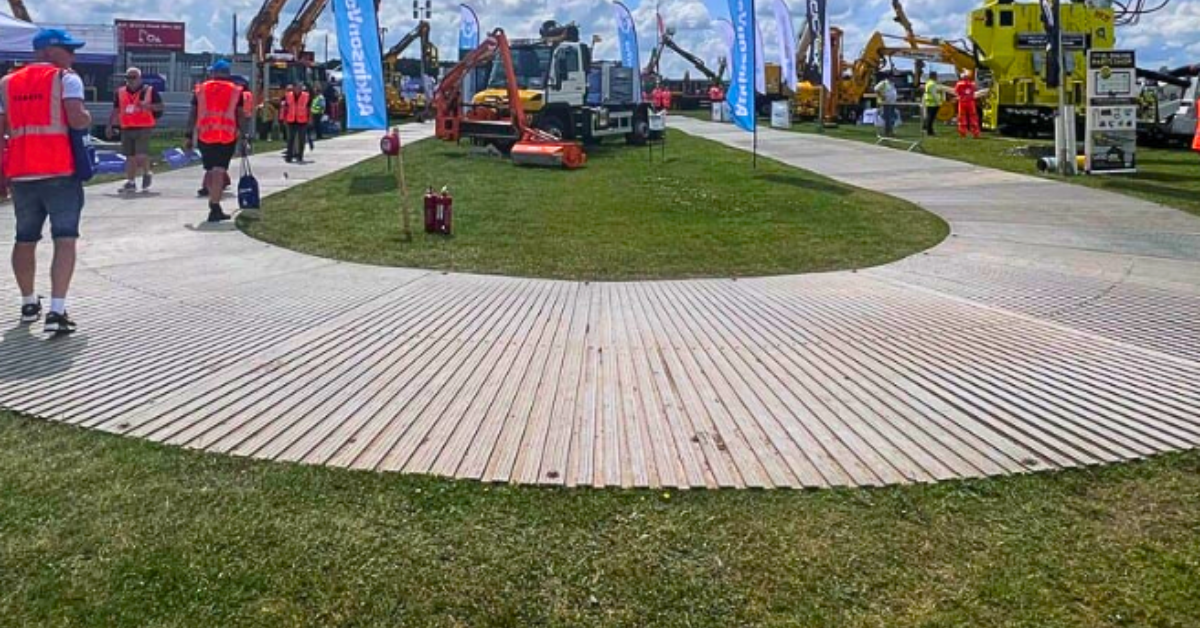 Steerable panels
